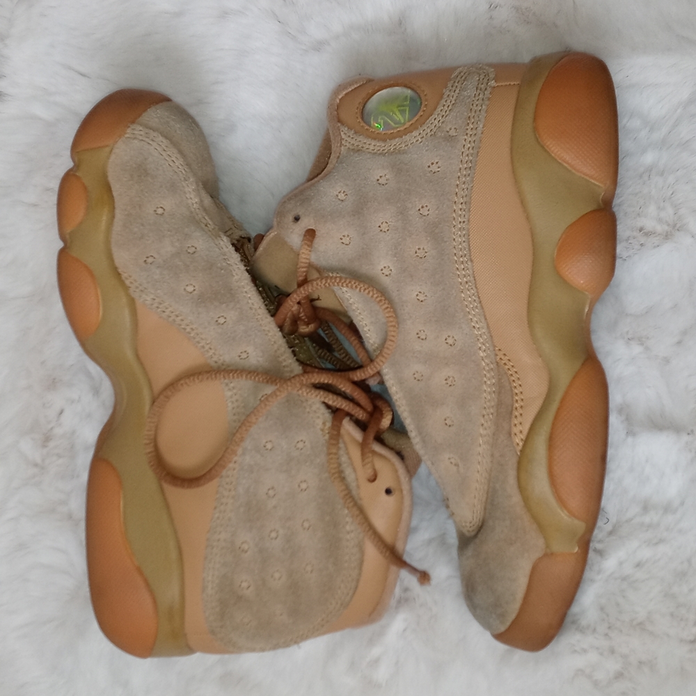 Size 13.5 little kids jordans - Picture 3 of 10